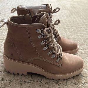 Dolce Vita Huey Hiker